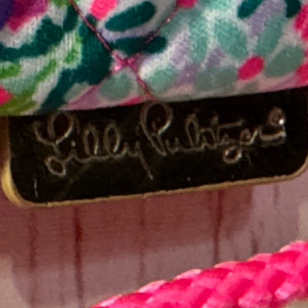 Lilly Pulitzer Quilted Drawstring Backpack in Banana Split New - Picture 5 of 10